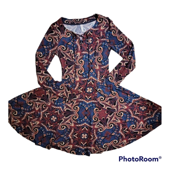 Beautiful Women's Dress Size Small - Picture 5 of 6